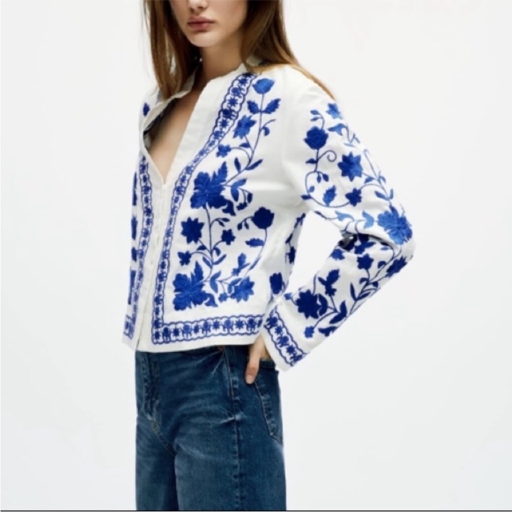 Zara Blue & White Embroidered Jacket Top size medium
